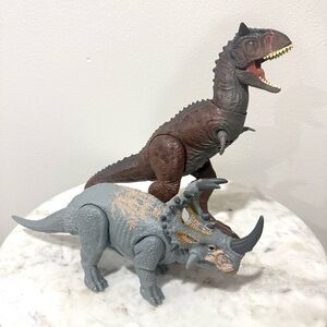 Jurassic World Mattel Dinosaur Sound Strike Sinoceratops + Carnotaurus Bundle